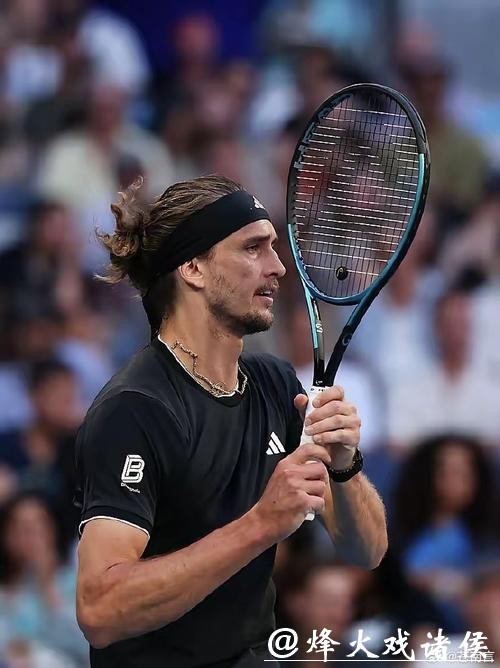 澳网男单第4轮：兹维列夫3-0塞伦多洛挺进八强