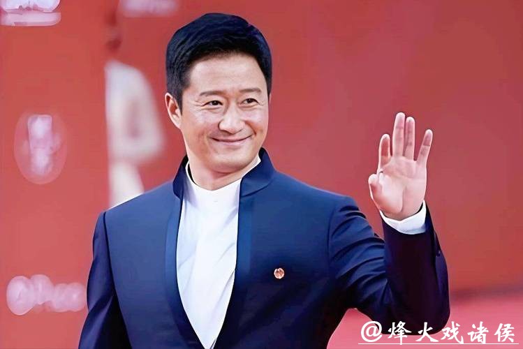 吴京看谢霆锋那眼神，藏不住了！两种帅法，都让时间闭嘴了