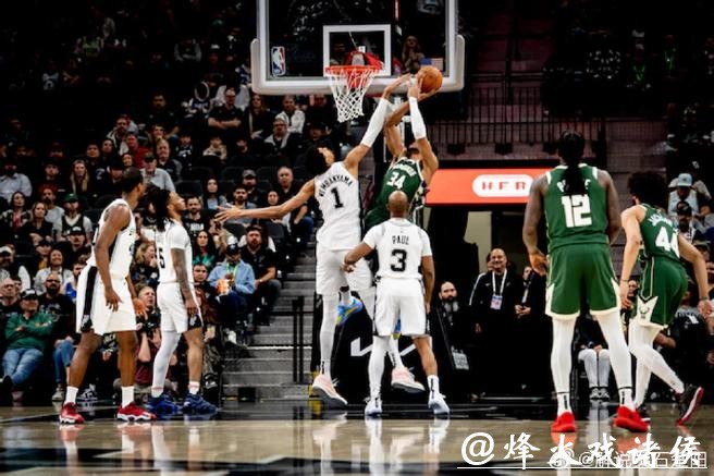 文班亚马25+7+9库里14分 马刺17分逆转胜勇士